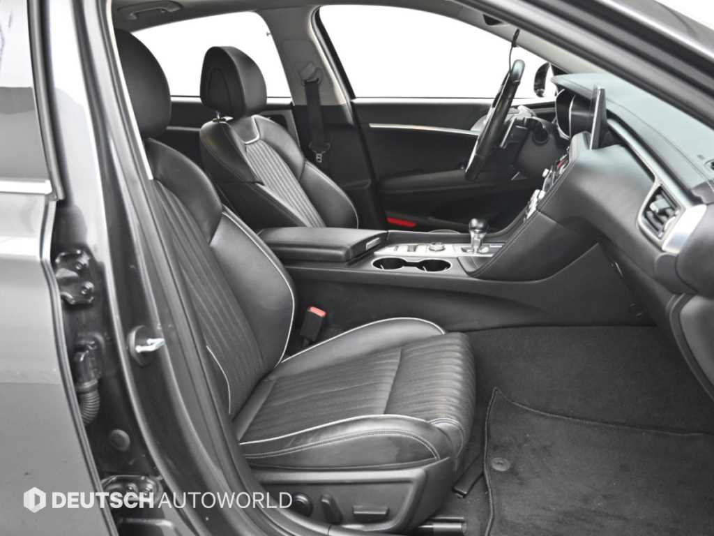 Genesis G70 — photo 09