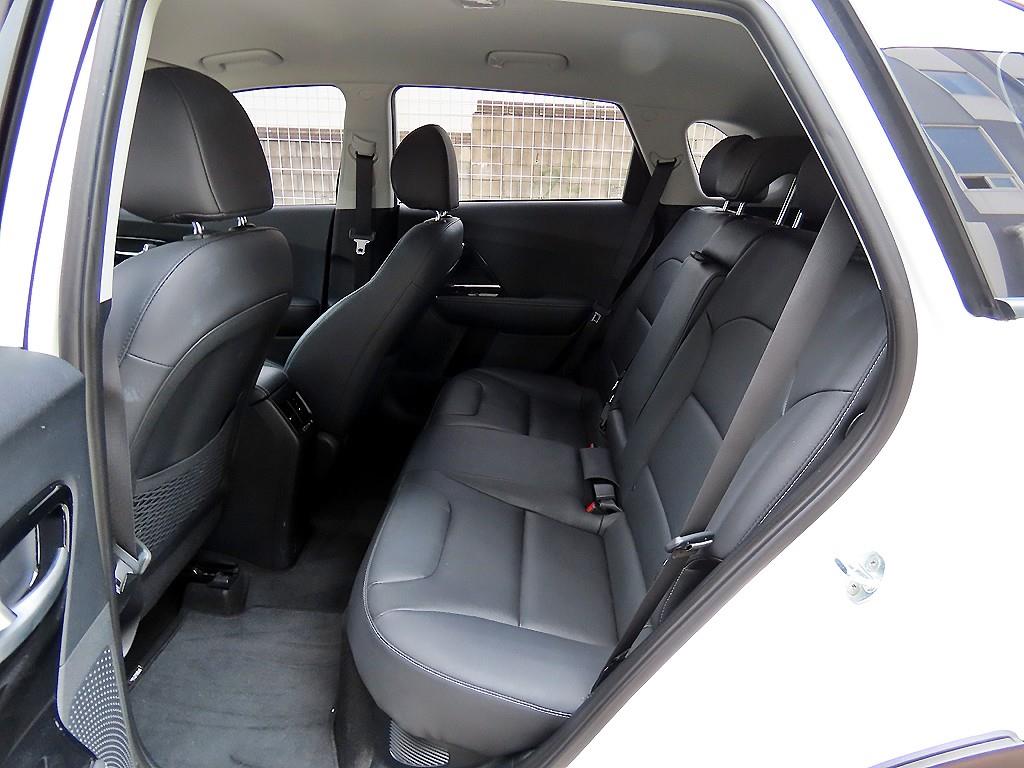 Kia Niro — photo 06