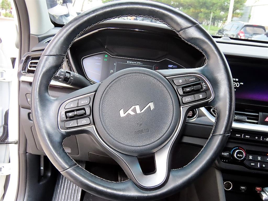 Kia Niro — photo 08