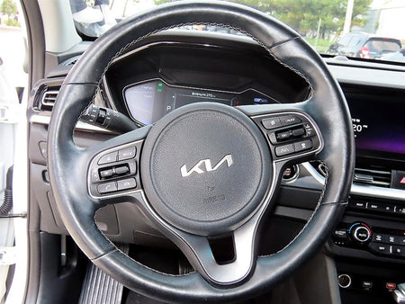 Kia Niro — photo 08