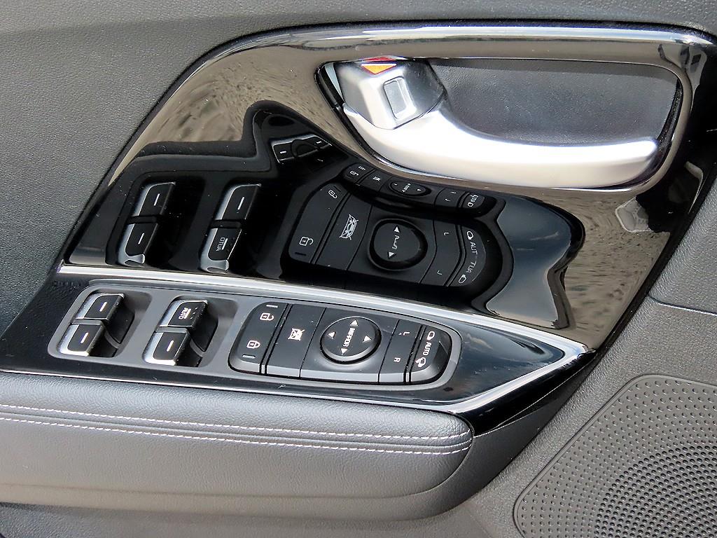 Kia Niro — photo 11