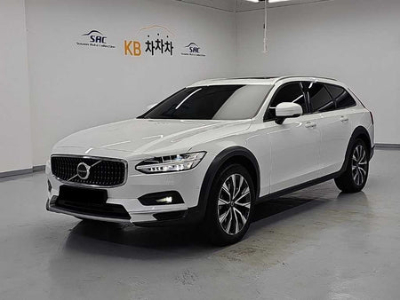 Volvo V90 — photo 01