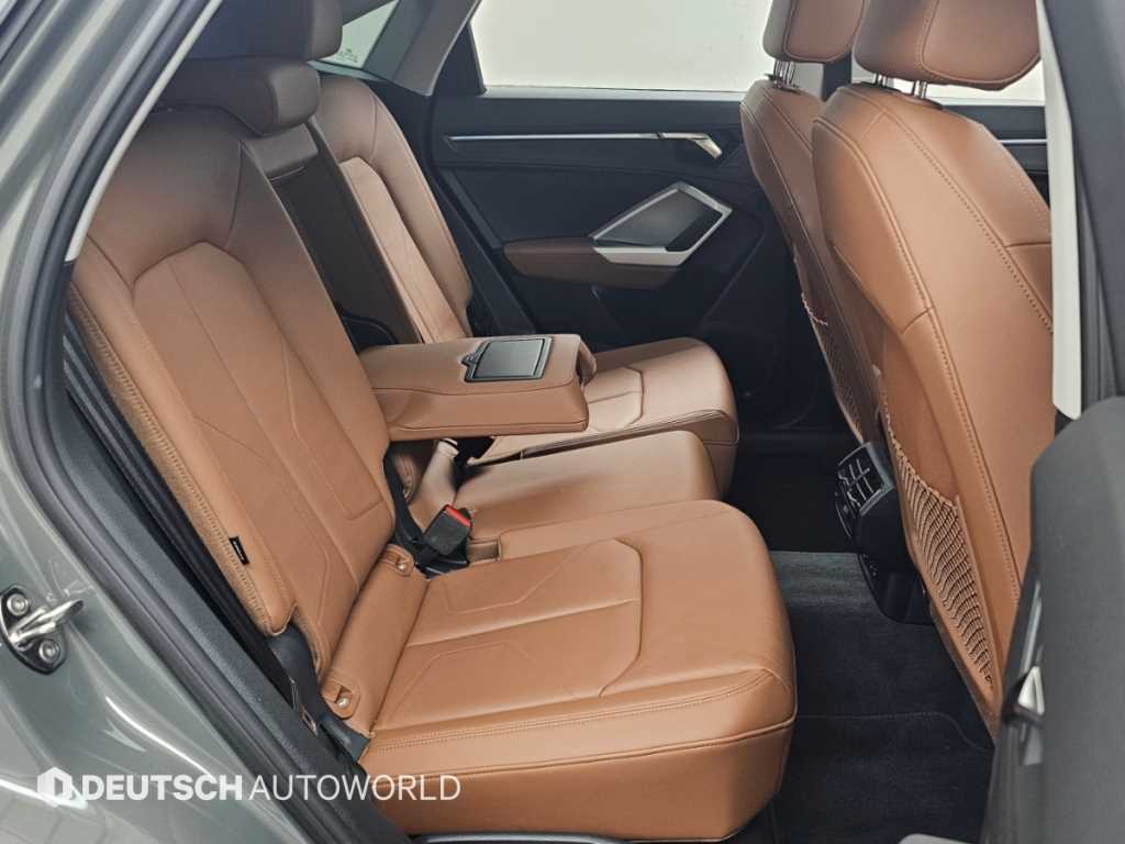 Audi Q3 — photo 12