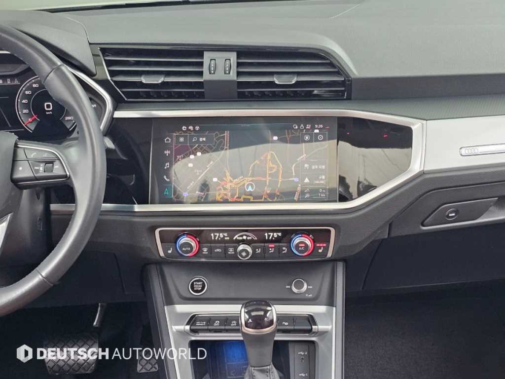 Audi Q3 — photo 14