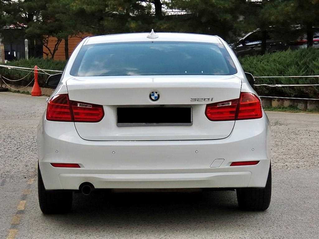 BMW 3-Series — photo 04