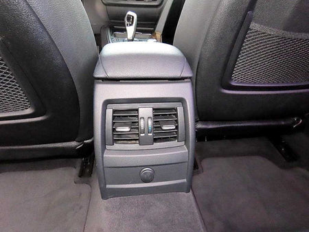 BMW 3-Series — photo 16