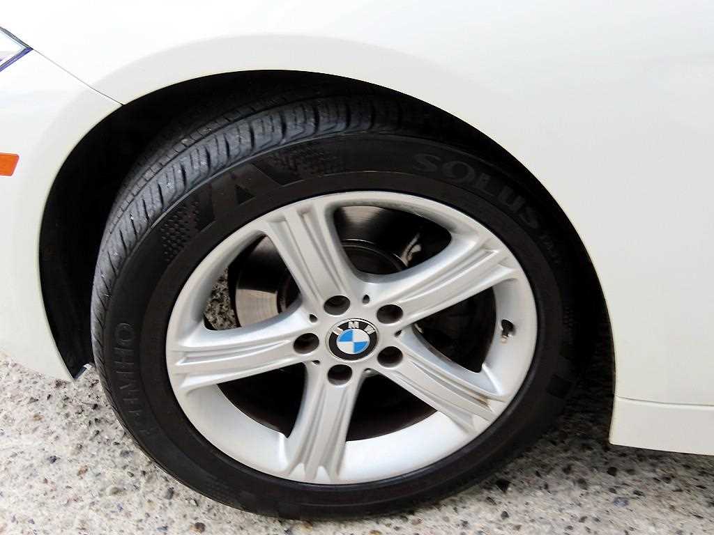 BMW 3-Series — photo 19