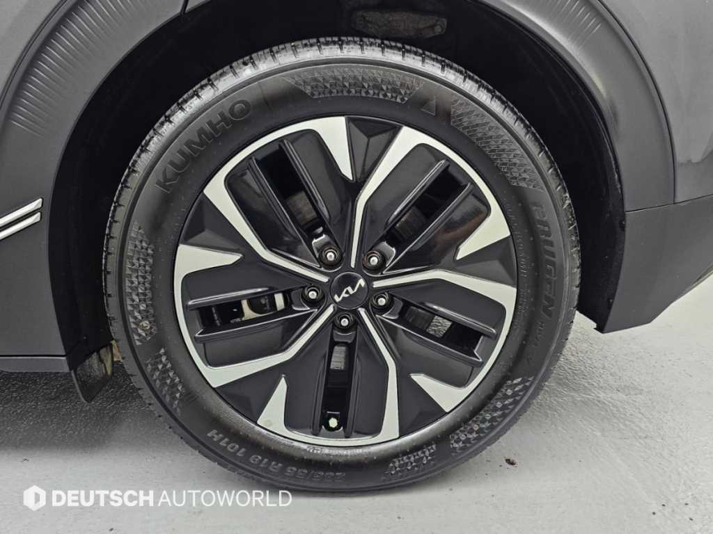 Kia EV6 — photo 05