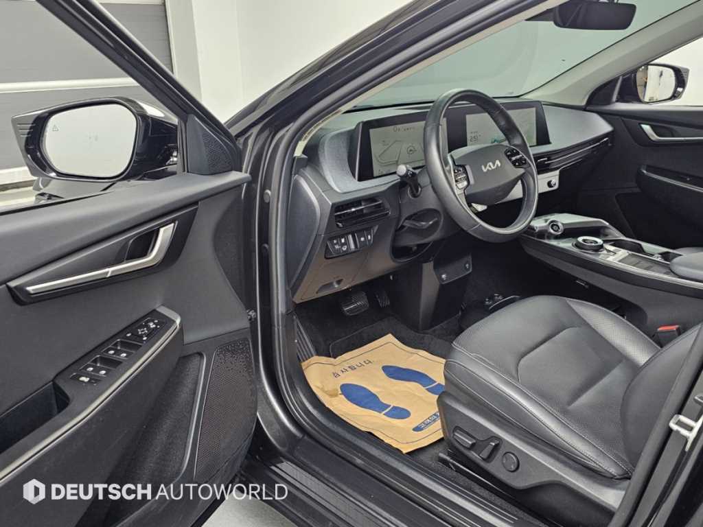 Kia EV6 — photo 11