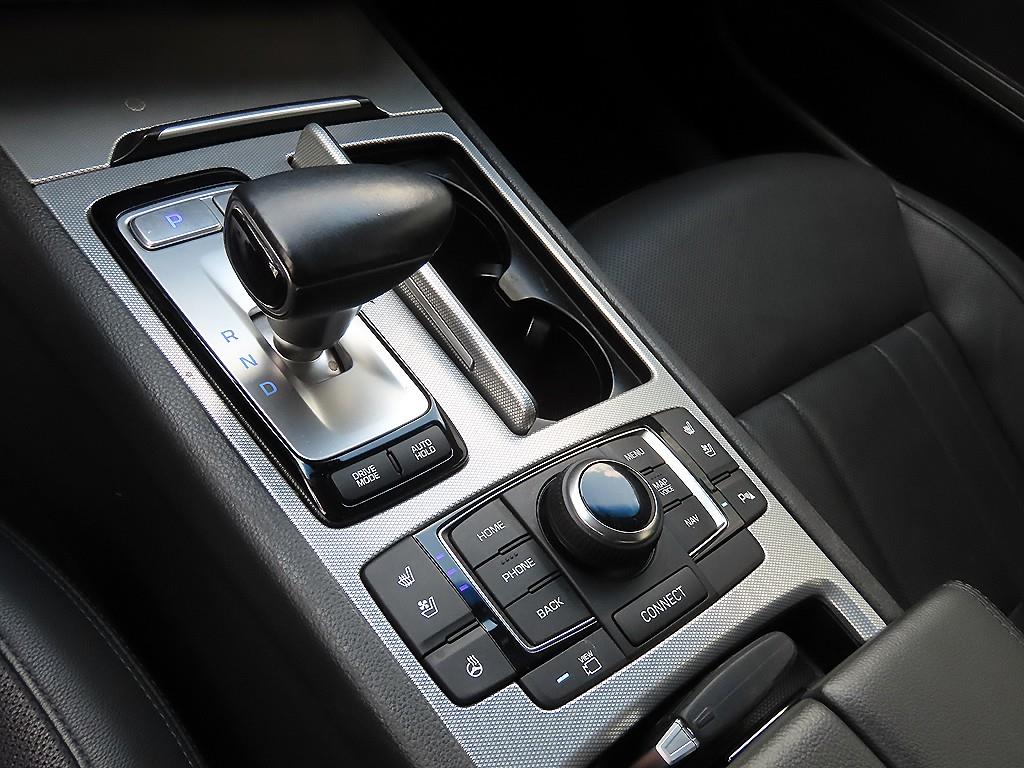 Genesis G80 — photo 11