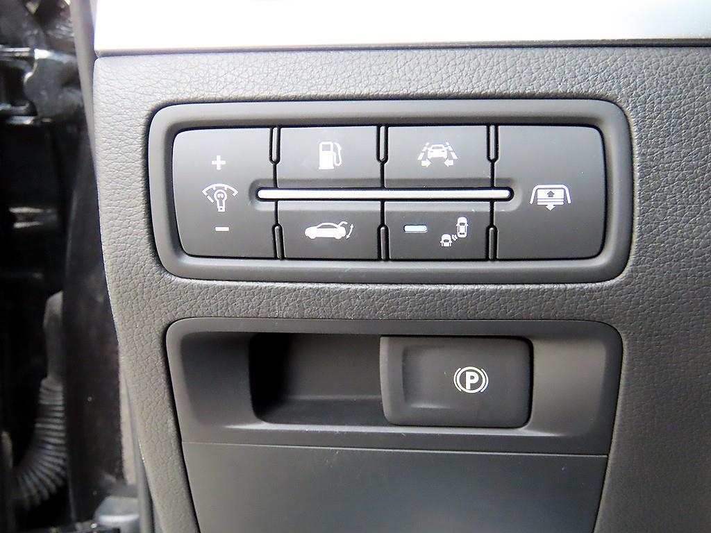 Genesis G80 — photo 13