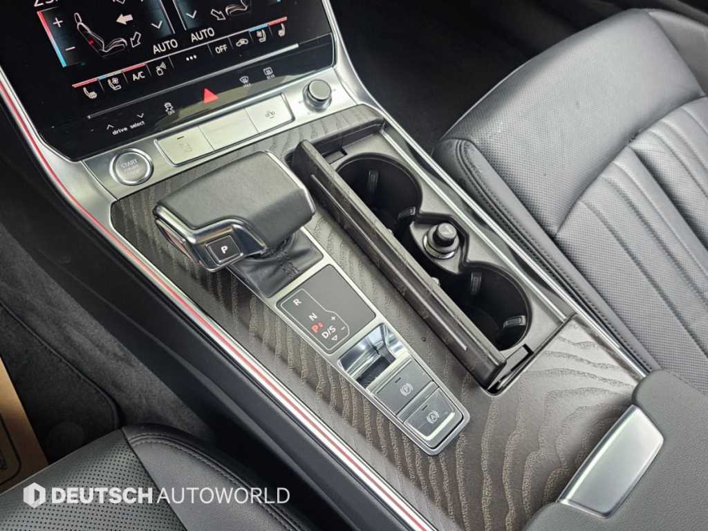 Audi A6 — photo 09