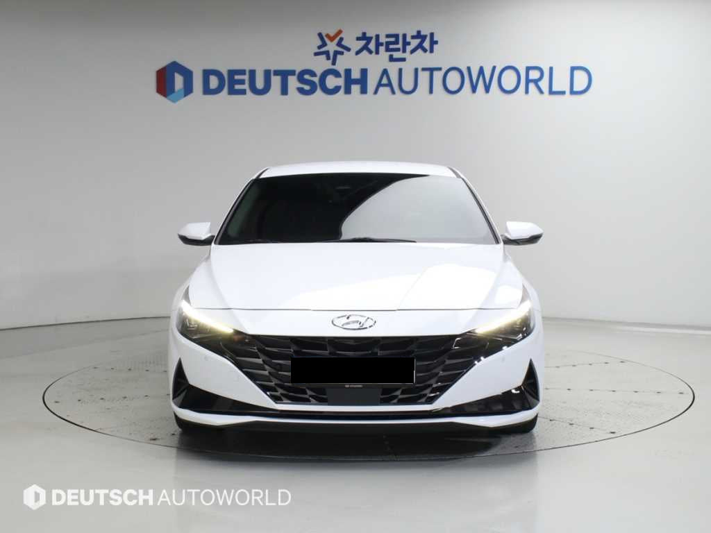 Hyundai Avante — photo 03
