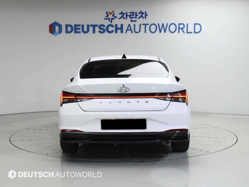 Hyundai Avante — photo 04