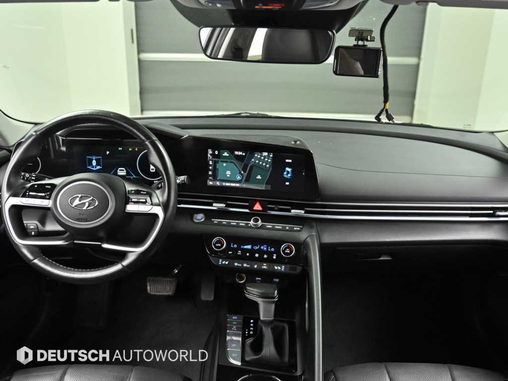 Hyundai Avante — photo 07