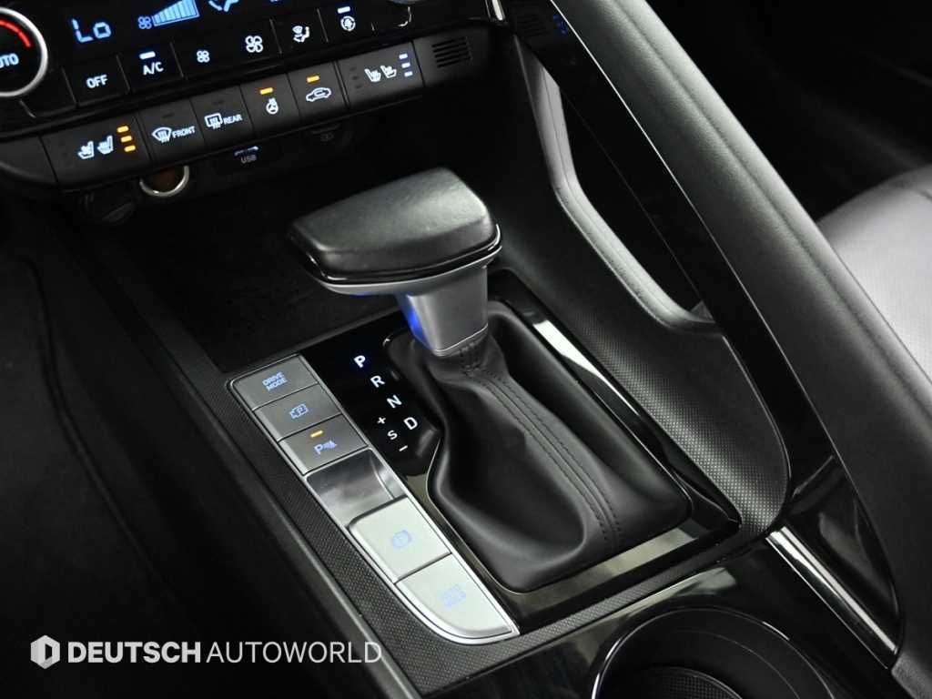 Hyundai Avante — photo 09
