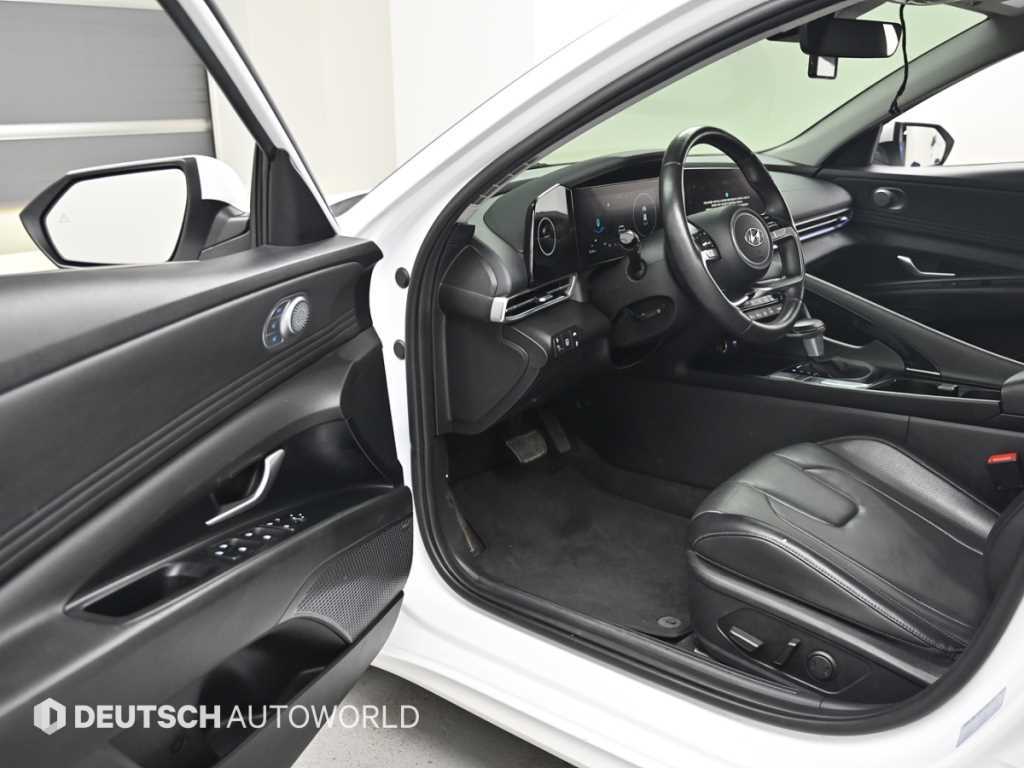 Hyundai Avante — photo 11