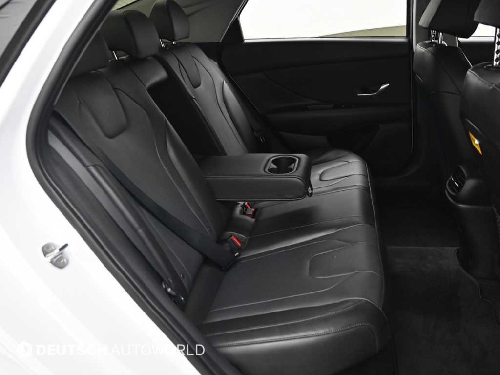 Hyundai Avante — photo 12
