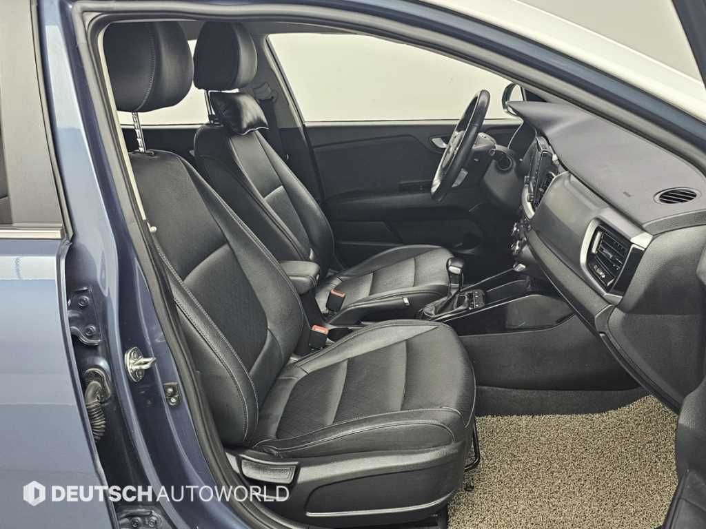 Kia Stonic — photo 10