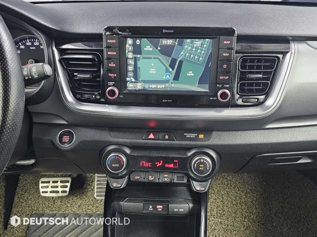 Kia Stonic — photo 14