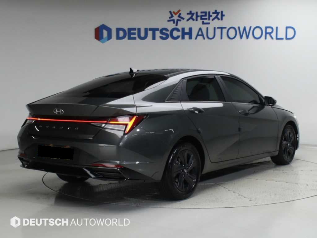Hyundai Avante — photo 02