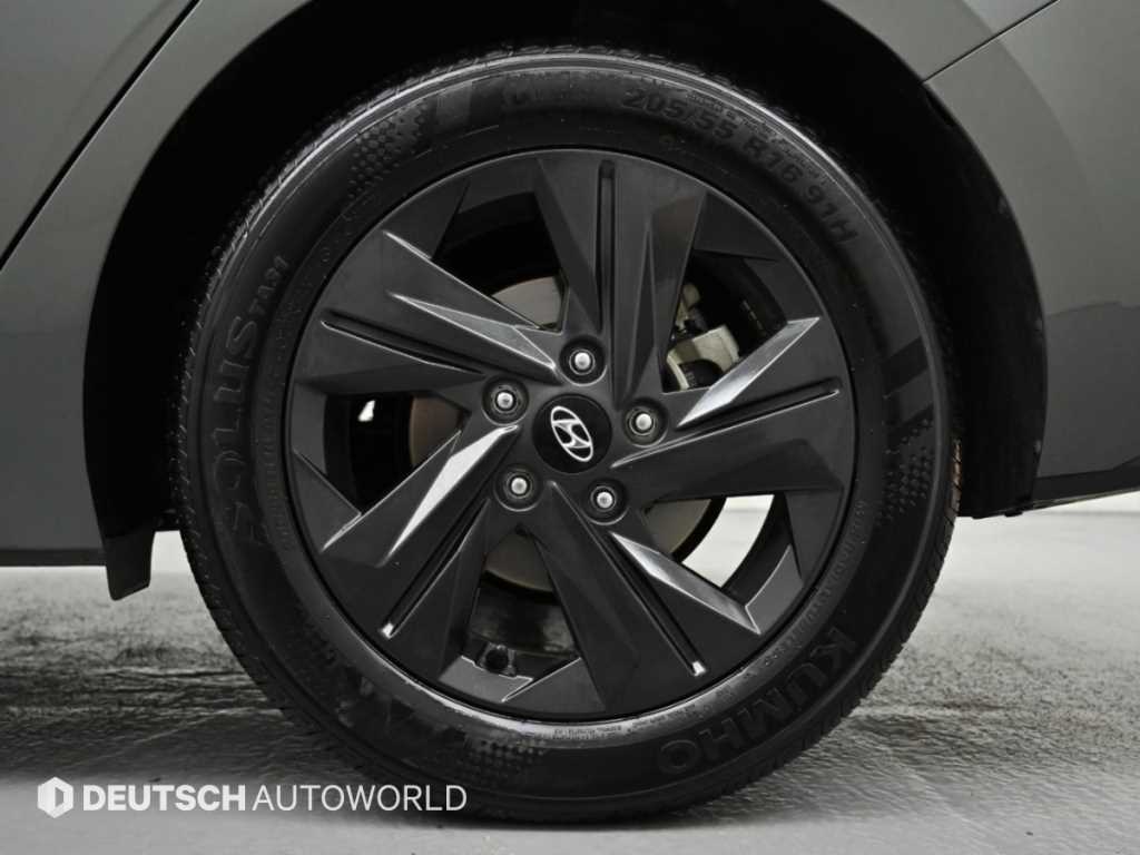Hyundai Avante — photo 05