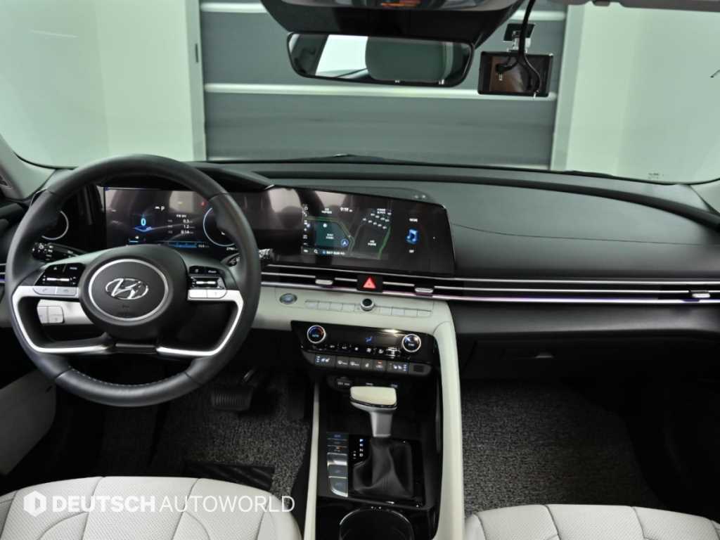 Hyundai Avante — photo 07