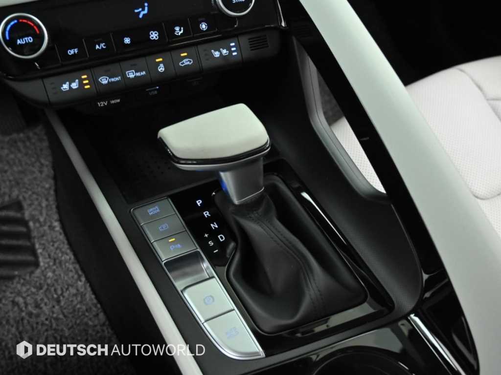 Hyundai Avante — photo 09