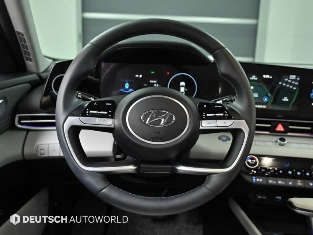 Hyundai Avante — photo 13