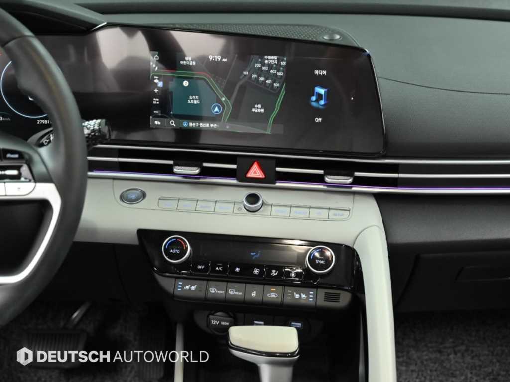 Hyundai Avante — photo 14