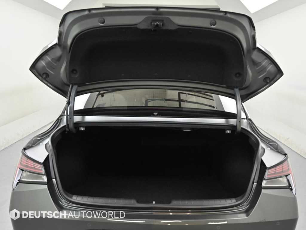 Hyundai Avante — photo 19