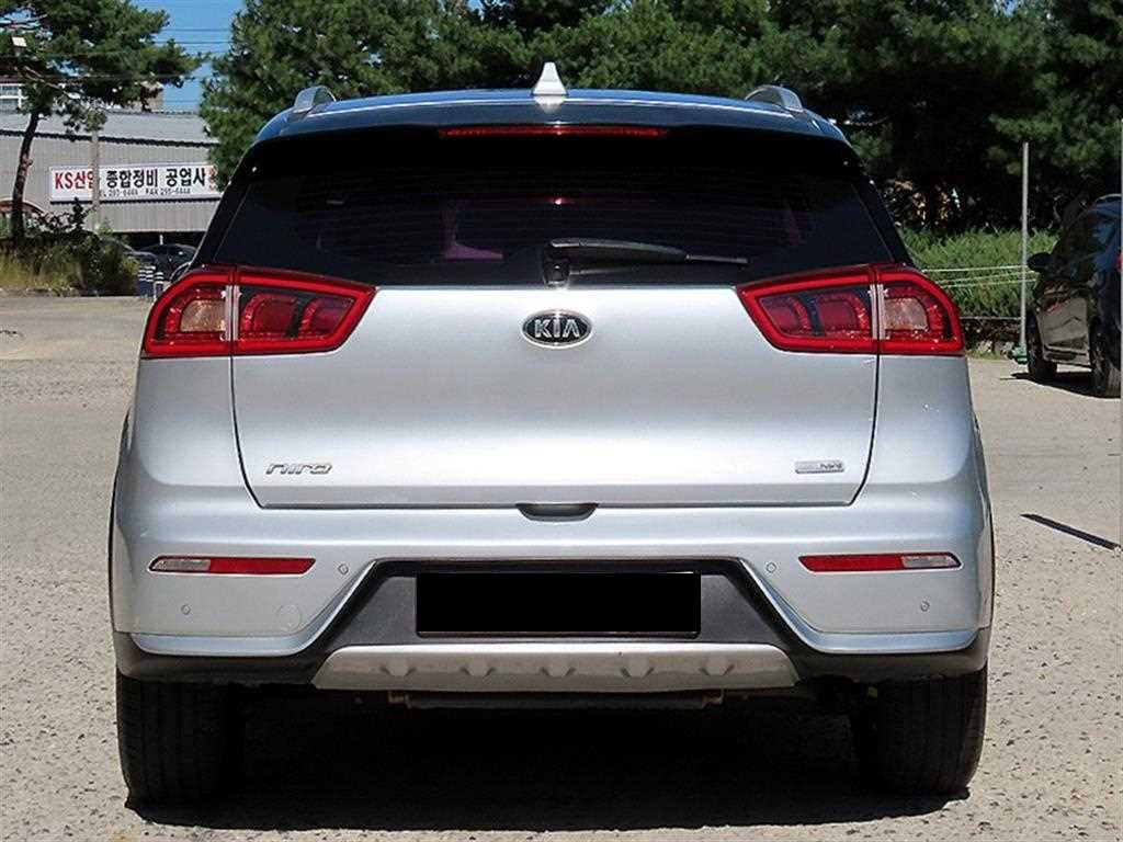 Kia Niro — photo 04