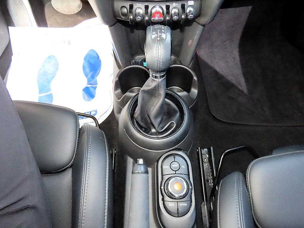 Mini Cooper — photo 10