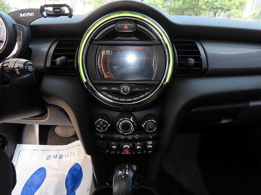 Mini Cooper — photo 12