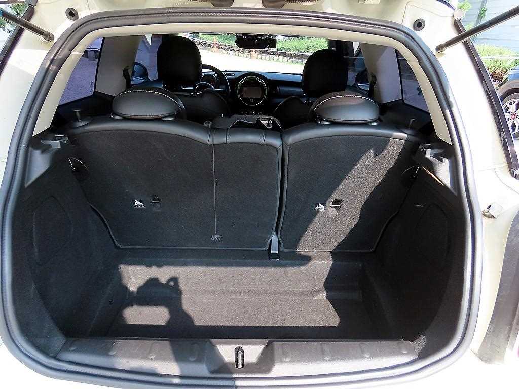 Mini Cooper — photo 16