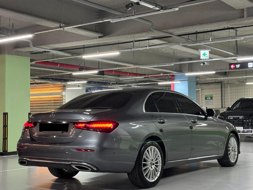 Mercedes-Benz E-Class — photo 05