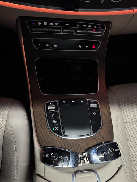 Mercedes-Benz E-Class — photo 11