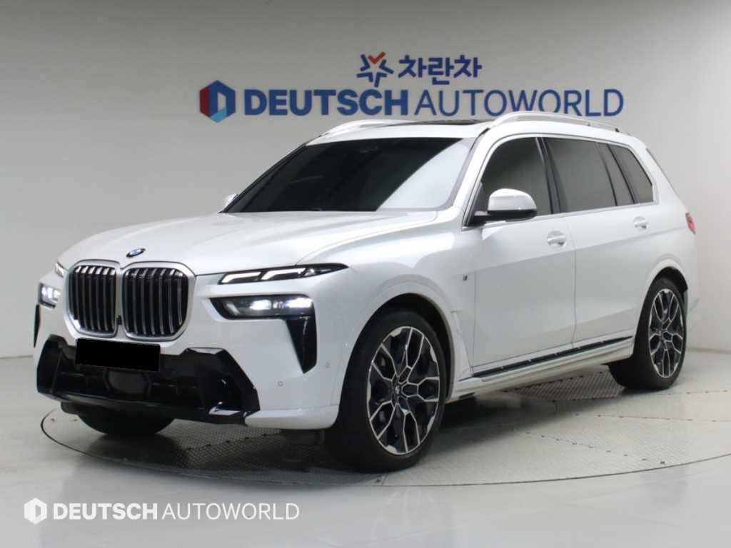 BMW X7 — photo 01