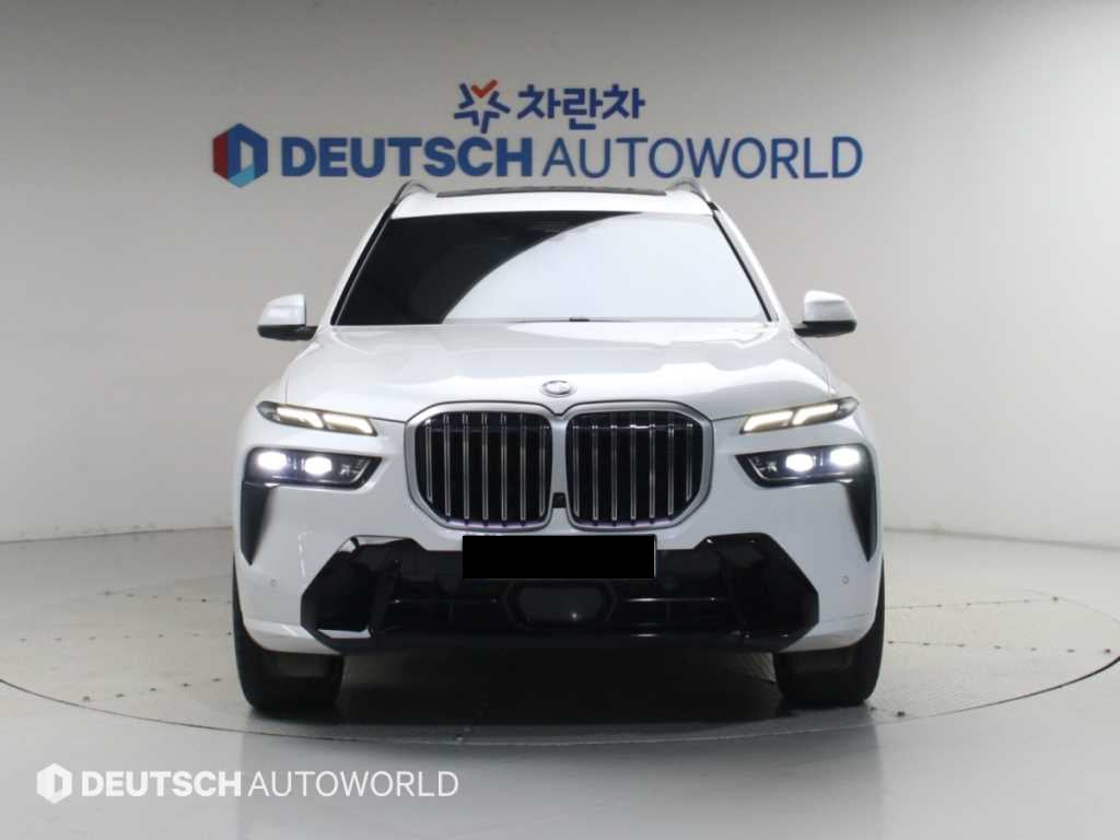 BMW X7 — photo 03