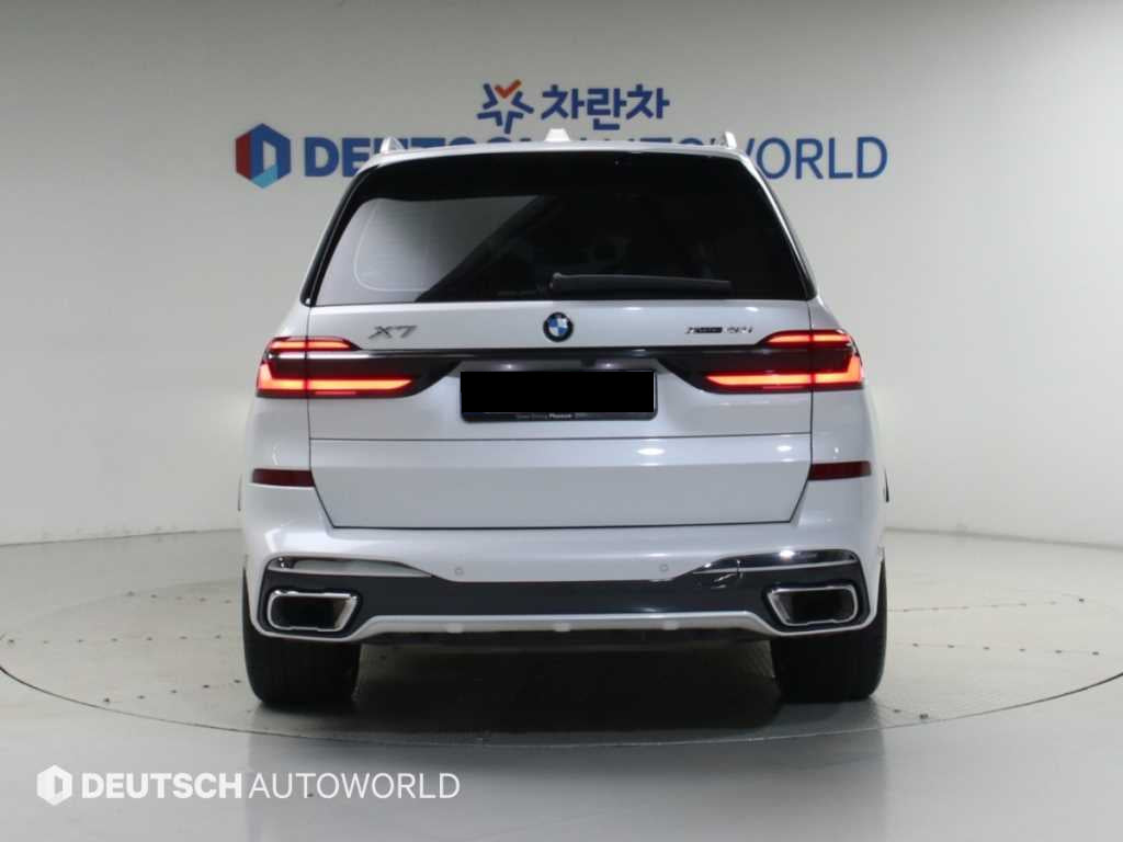 BMW X7 — photo 04