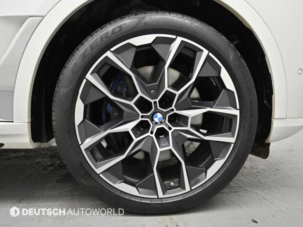 BMW X7 — photo 05