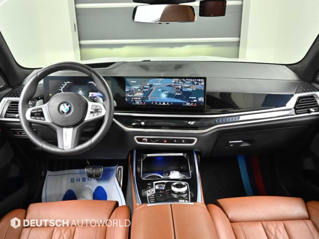 BMW X7 — photo 07