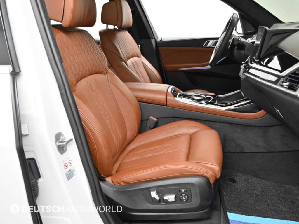 BMW X7 — photo 10