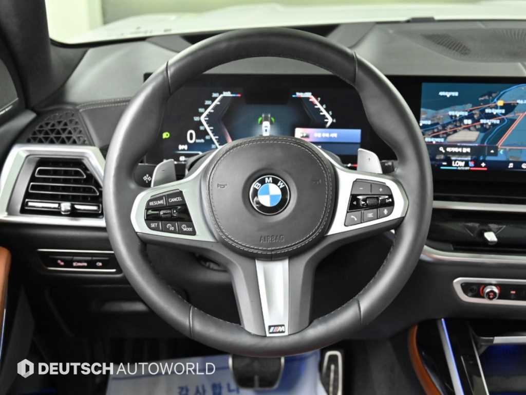 BMW X7 — photo 13
