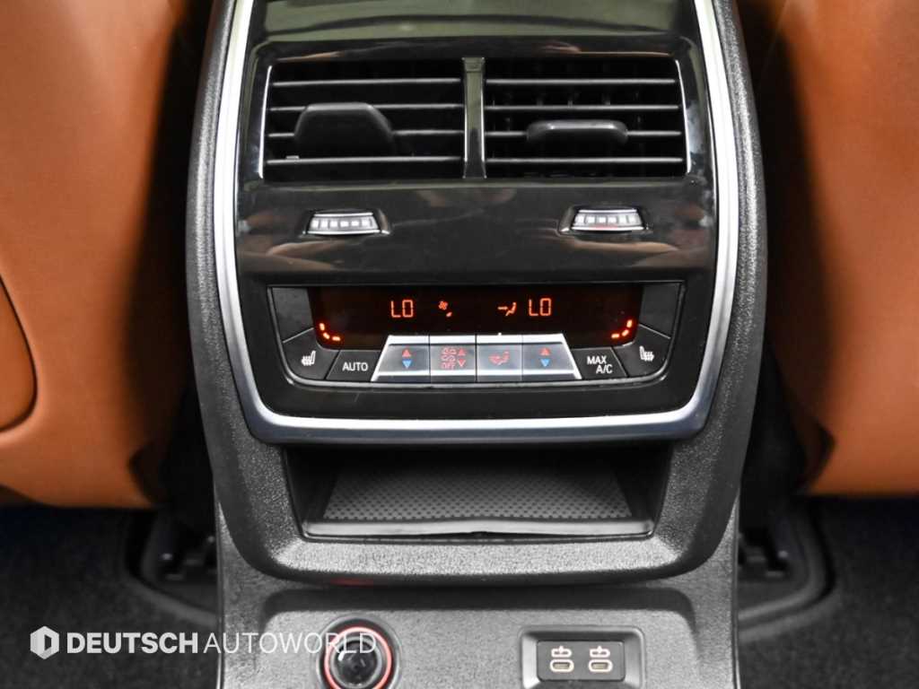 BMW X7 — photo 16
