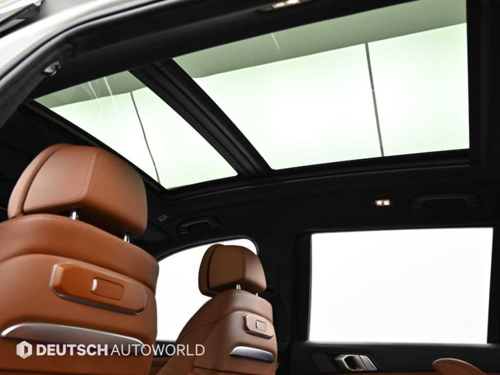 BMW X7 — photo 18