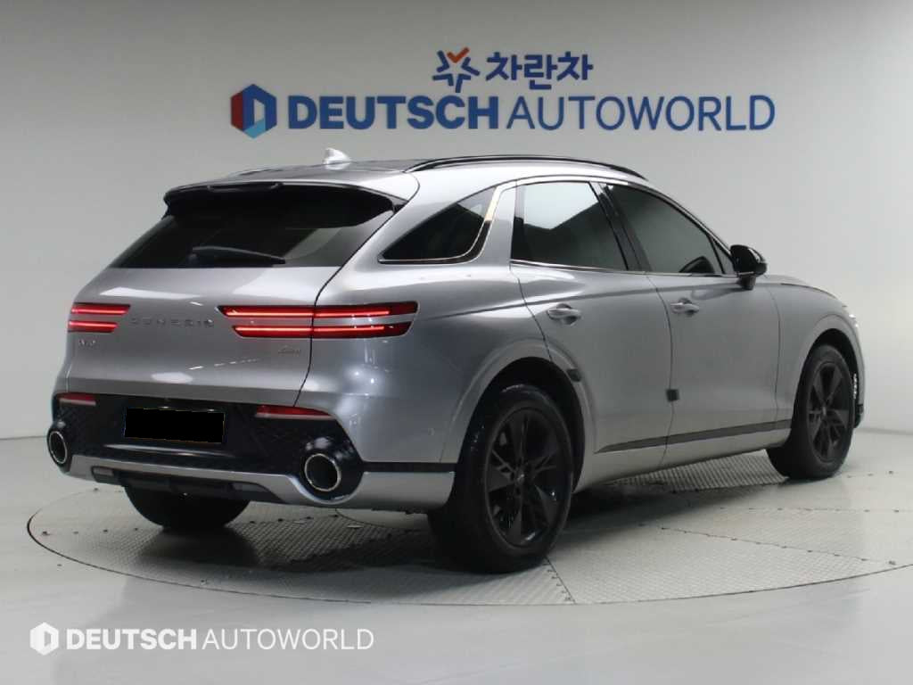 Genesis GV70 — photo 02