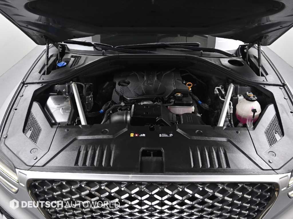 Genesis GV70 — photo 06