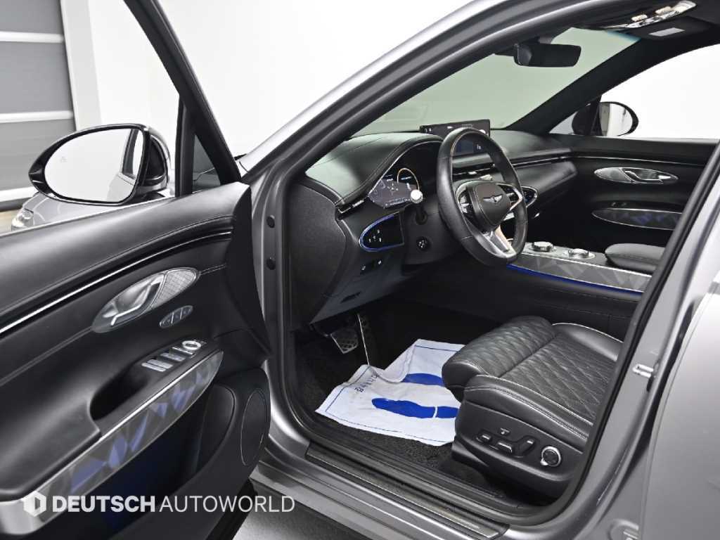 Genesis GV70 — photo 11