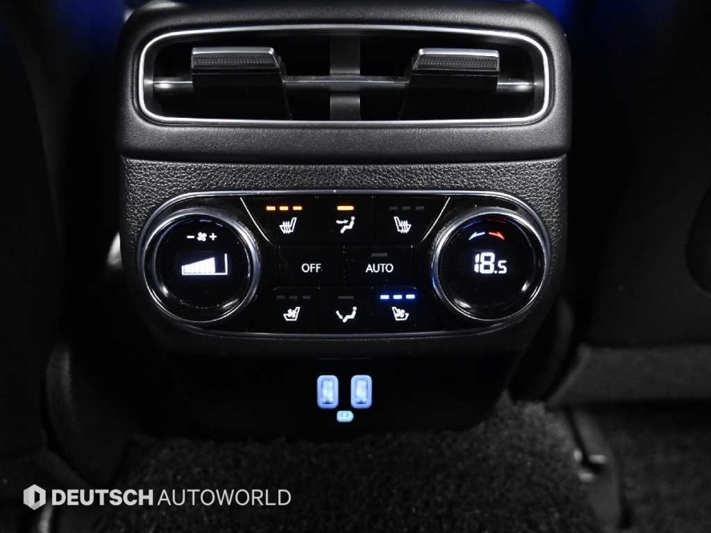 Genesis GV70 — photo 16